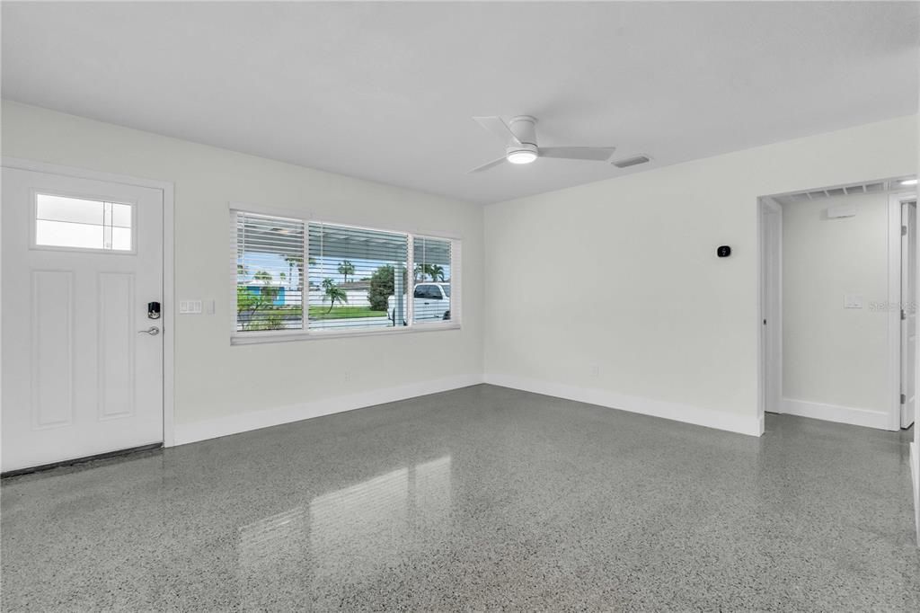 For Sale: $1,200,000 (3 beds, 3 baths, 1562 Square Feet)