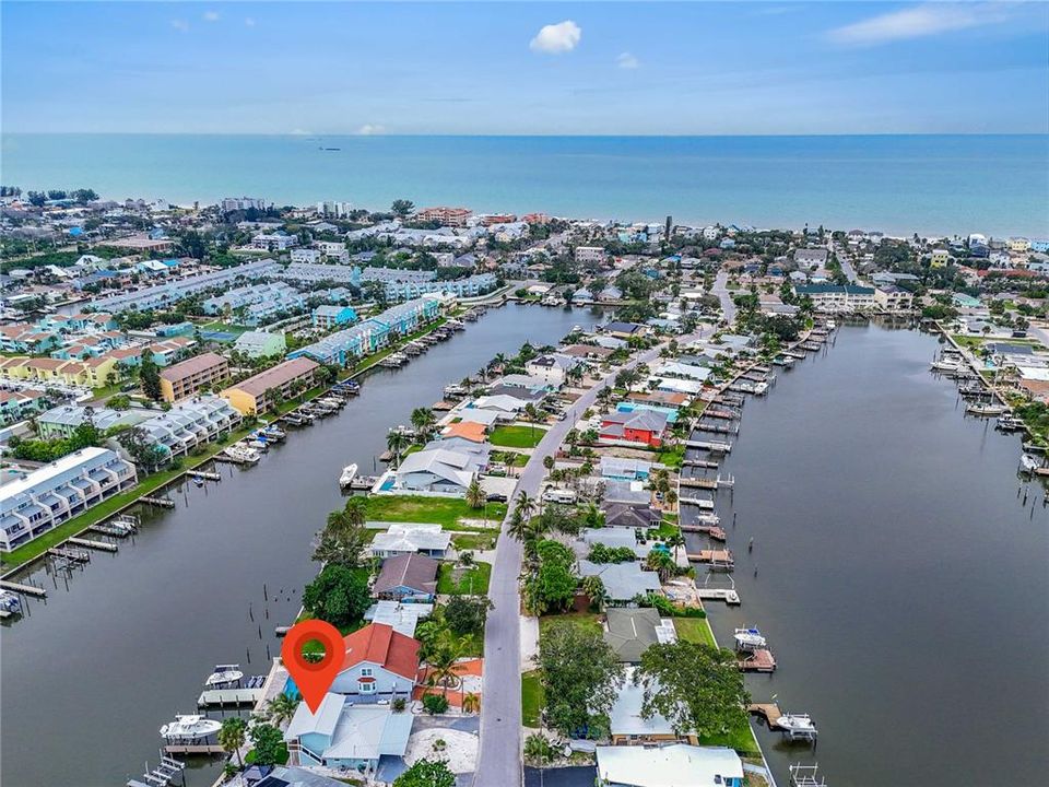 For Sale: $1,200,000 (3 beds, 3 baths, 1562 Square Feet)