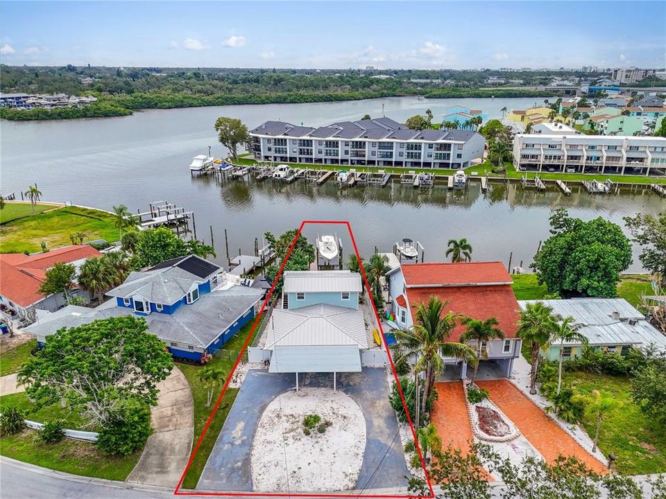 For Sale: $1,200,000 (3 beds, 3 baths, 1562 Square Feet)