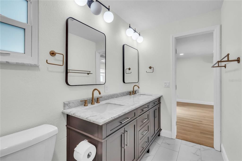 For Sale: $1,200,000 (3 beds, 3 baths, 1562 Square Feet)