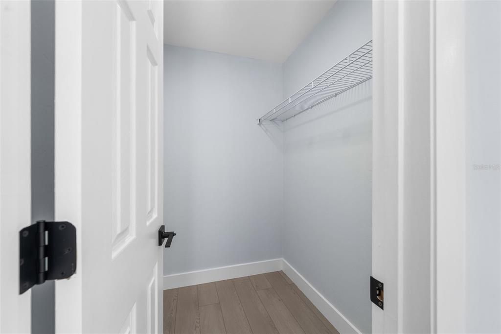 Под контрактом: $235,000 (3 спален, 2 ванн, 1104 Квадратных фут)