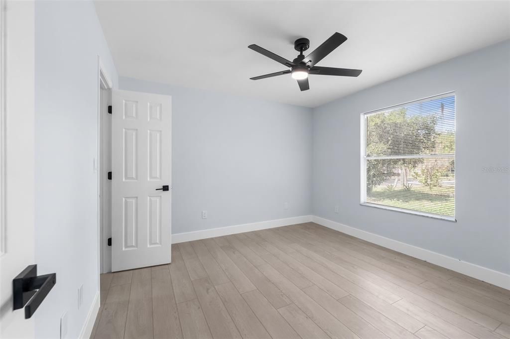 Под контрактом: $235,000 (3 спален, 2 ванн, 1104 Квадратных фут)