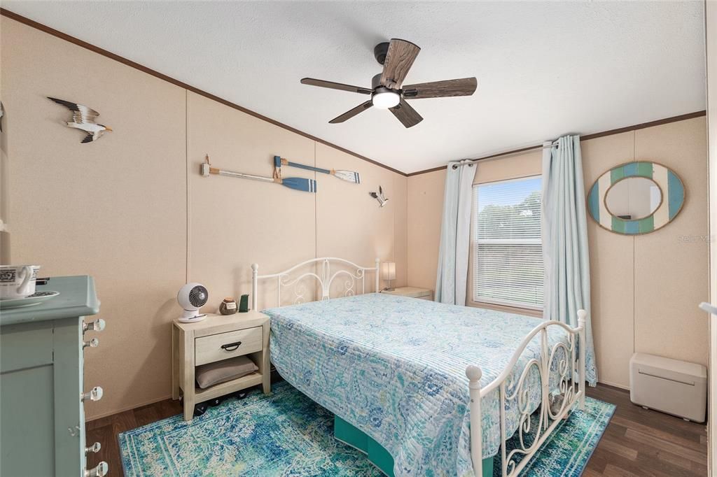 待售: $259,900 (3 贝兹, 2 浴室, 1296 平方英尺)