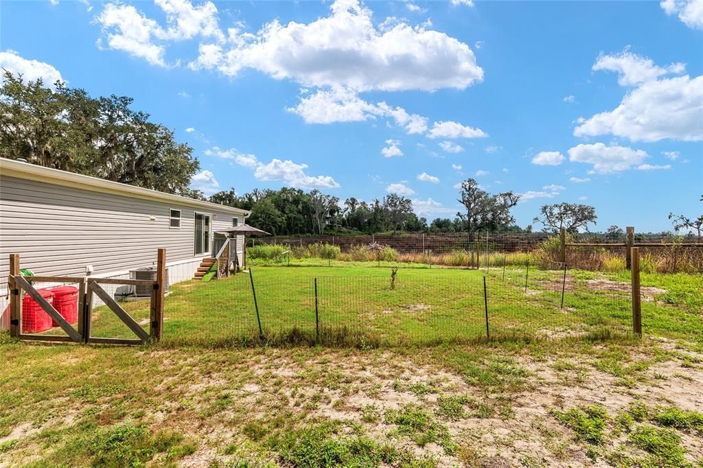 待售: $259,900 (3 贝兹, 2 浴室, 1296 平方英尺)