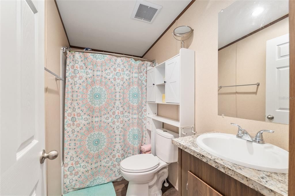 待售: $259,900 (3 贝兹, 2 浴室, 1296 平方英尺)