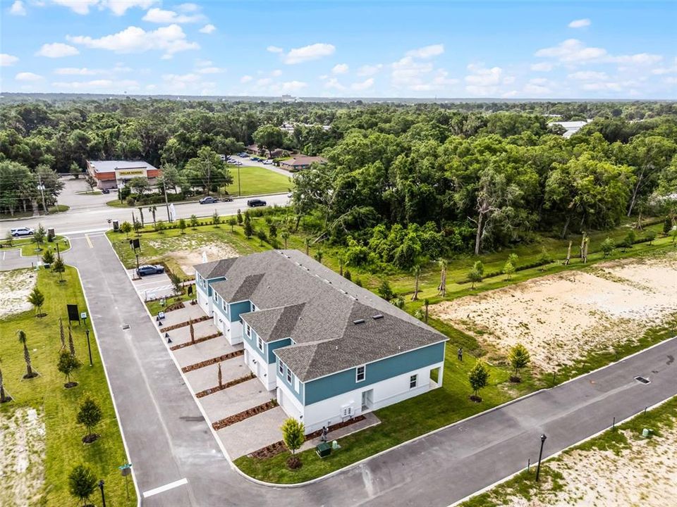 Под контрактом: $268,500 (3 спален, 2 ванн, 1693 Квадратных фут)