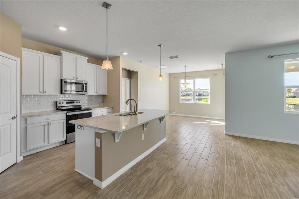 待售: $387,500 (3 贝兹, 2 浴室, 1714 平方英尺)