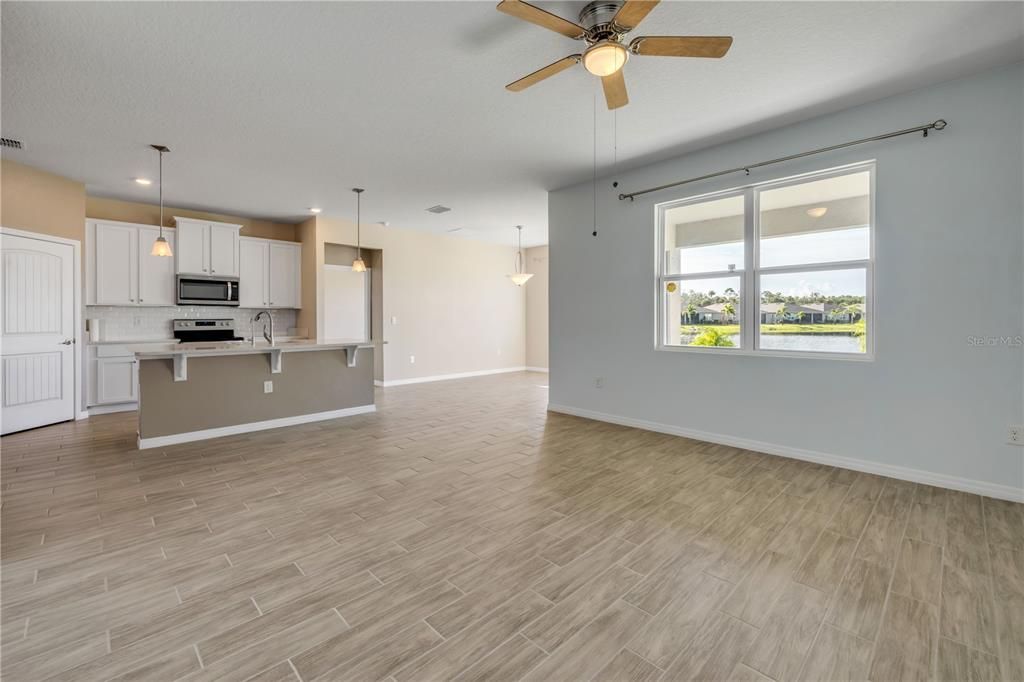 待售: $387,500 (3 贝兹, 2 浴室, 1714 平方英尺)