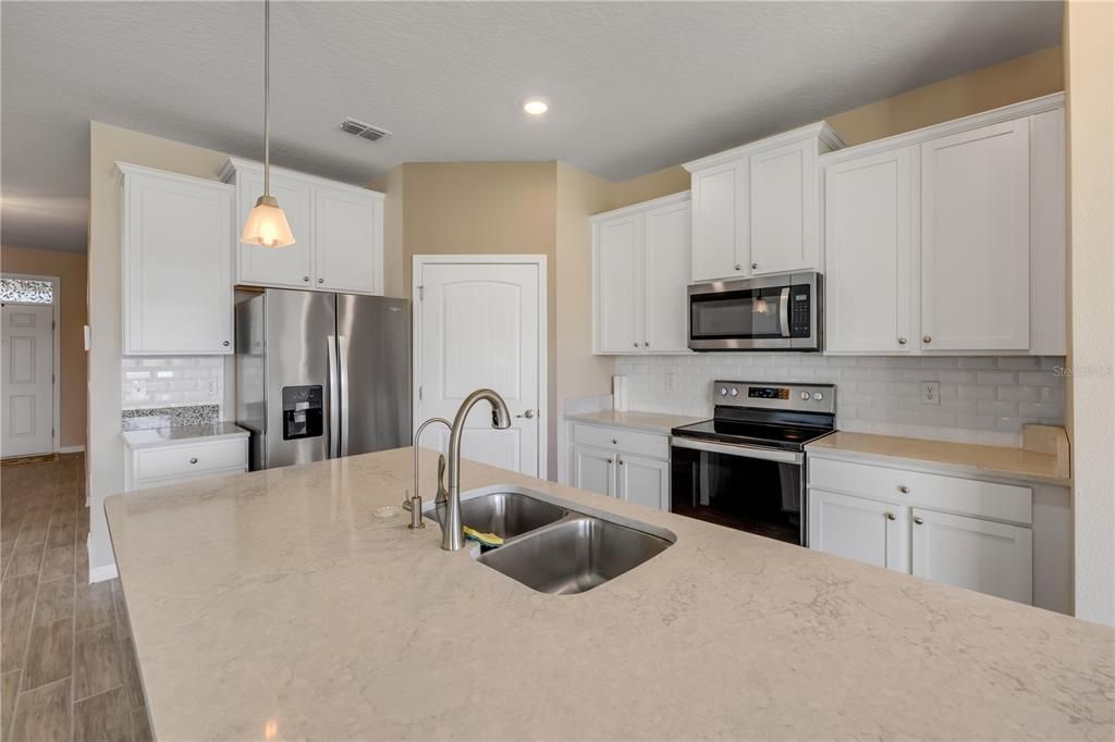 待售: $387,500 (3 贝兹, 2 浴室, 1714 平方英尺)