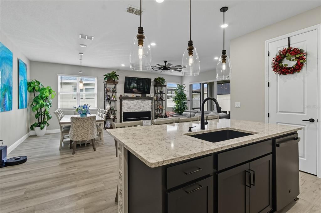 Active With Contract: $360,000 (4 beds, 3 baths, 2160 Square Feet)