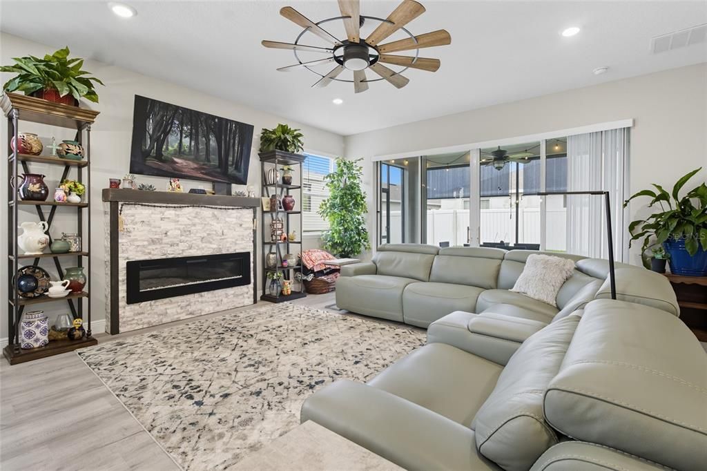 Active With Contract: $360,000 (4 beds, 3 baths, 2160 Square Feet)