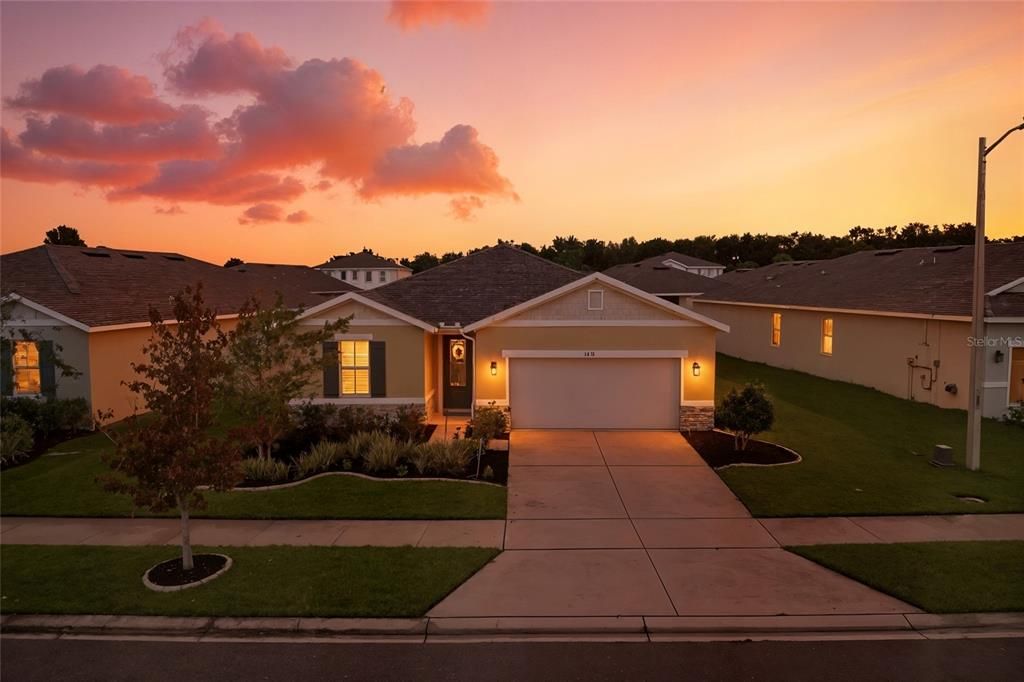 Active With Contract: $360,000 (4 beds, 3 baths, 2160 Square Feet)