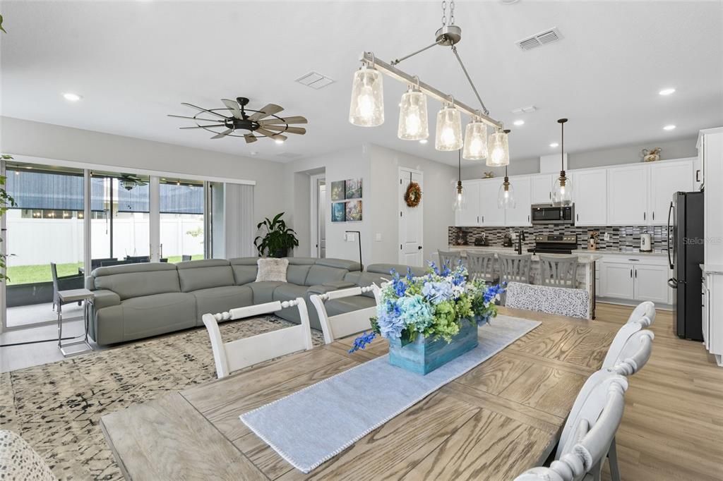 Active With Contract: $360,000 (4 beds, 3 baths, 2160 Square Feet)