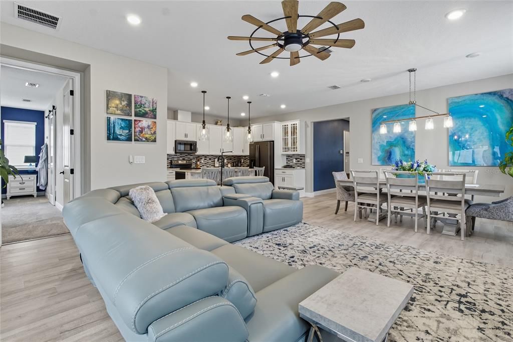 Active With Contract: $360,000 (4 beds, 3 baths, 2160 Square Feet)