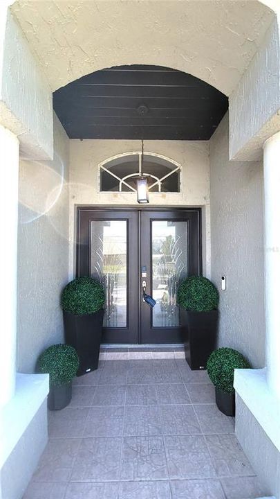 Под контрактом: $325,000 (3 спален, 2 ванн, 1895 Квадратных фут)