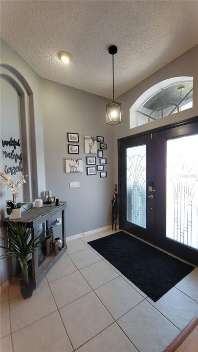 Под контрактом: $325,000 (3 спален, 2 ванн, 1895 Квадратных фут)