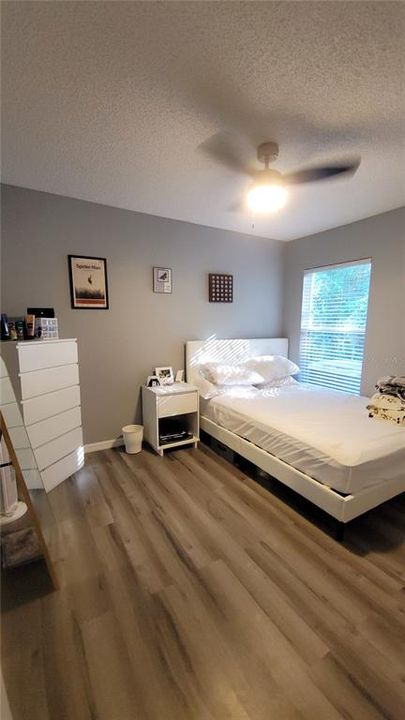 Под контрактом: $325,000 (3 спален, 2 ванн, 1895 Квадратных фут)