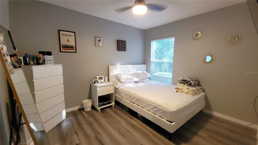 Под контрактом: $325,000 (3 спален, 2 ванн, 1895 Квадратных фут)