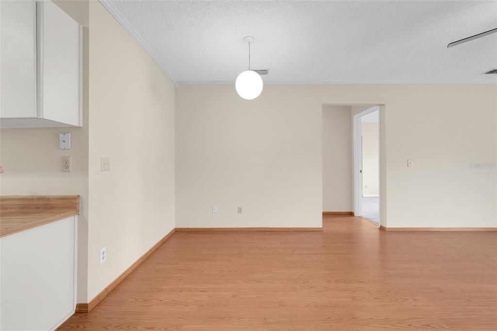 Activo con contrato: $145,000 (3 camas, 2 baños, 1140 Pies cuadrados)