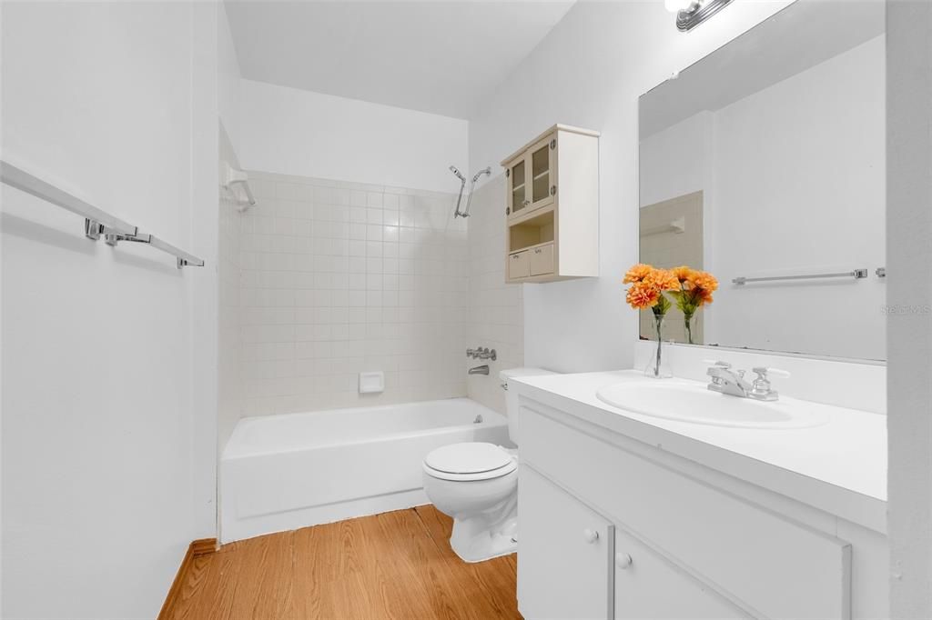 Activo con contrato: $145,000 (3 camas, 2 baños, 1140 Pies cuadrados)