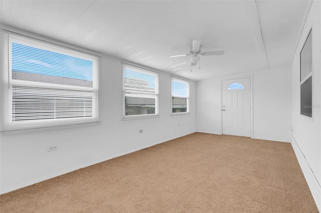 Activo con contrato: $145,000 (3 camas, 2 baños, 1140 Pies cuadrados)