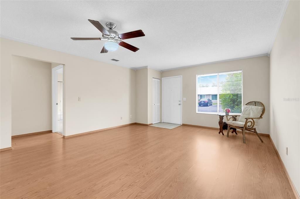 Activo con contrato: $145,000 (3 camas, 2 baños, 1140 Pies cuadrados)