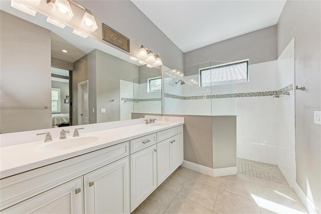 待售: $899,000 (4 贝兹, 3 浴室, 3164 平方英尺)