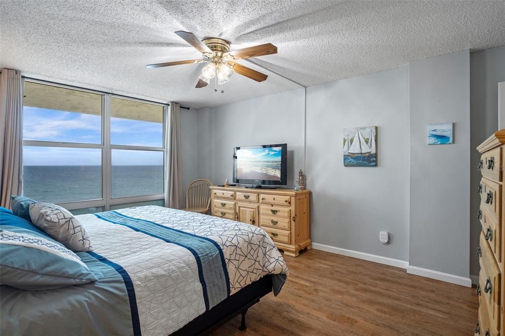 待售: $485,000 (2 贝兹, 2 浴室, 1227 平方英尺)