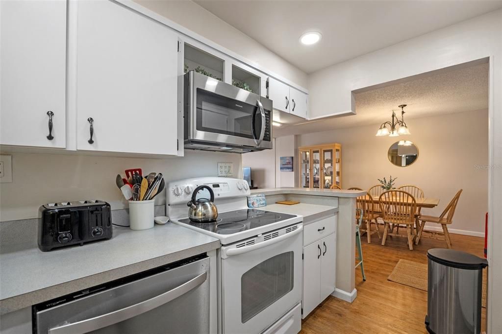 待售: $485,000 (2 贝兹, 2 浴室, 1227 平方英尺)