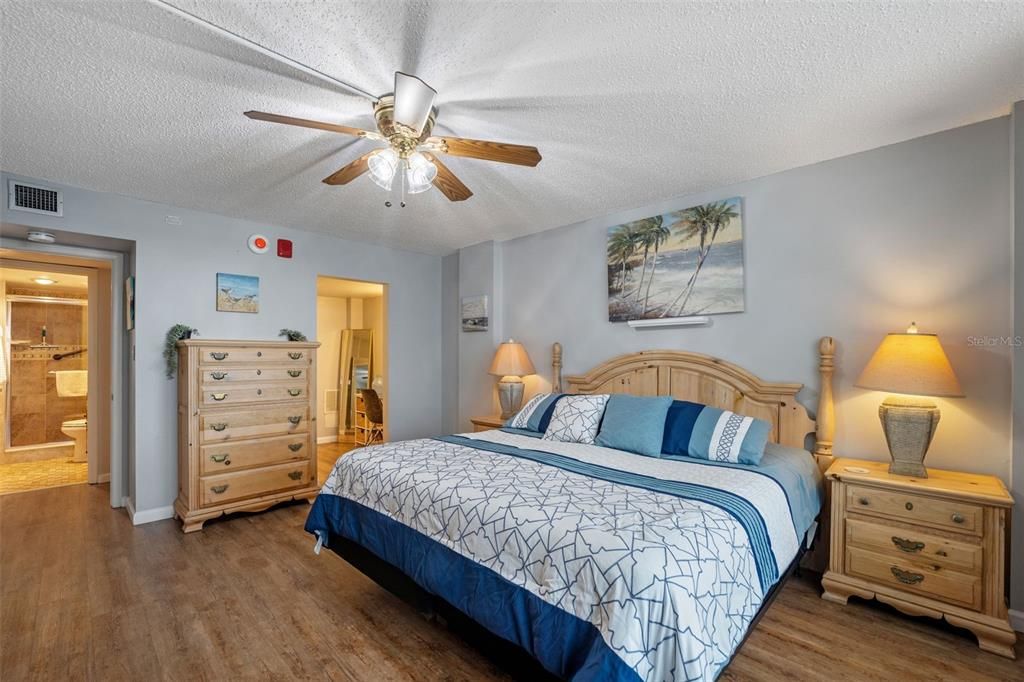 待售: $485,000 (2 贝兹, 2 浴室, 1227 平方英尺)