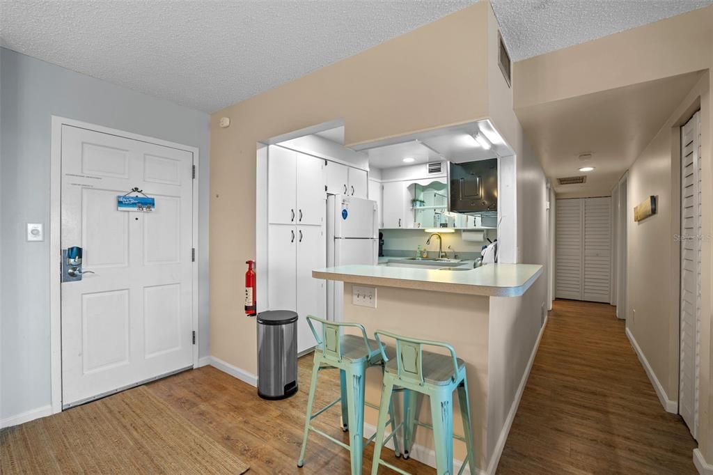 待售: $485,000 (2 贝兹, 2 浴室, 1227 平方英尺)