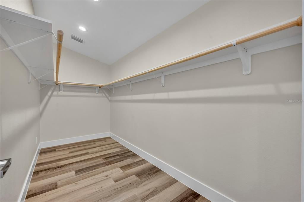 待售: $869,000 (4 贝兹, 3 浴室, 2496 平方英尺)