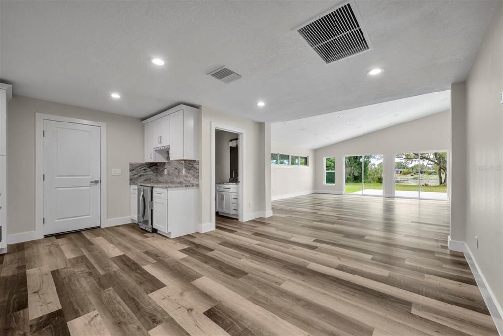 待售: $869,000 (4 贝兹, 3 浴室, 2496 平方英尺)