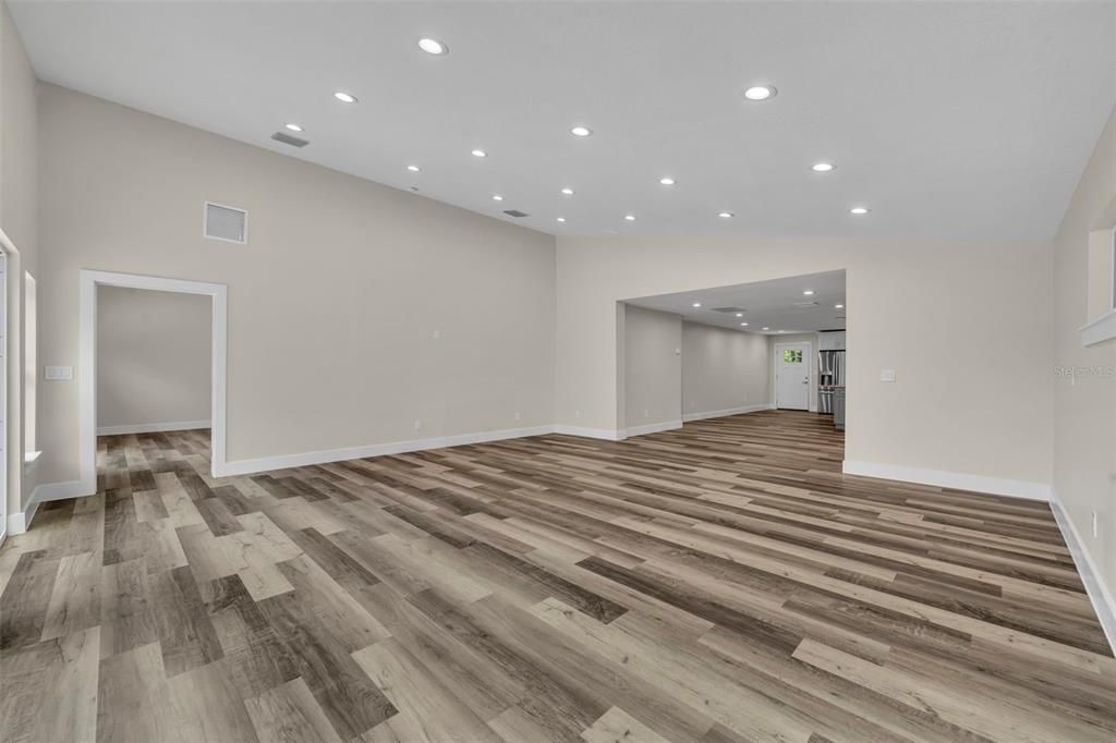 待售: $869,000 (4 贝兹, 3 浴室, 2496 平方英尺)