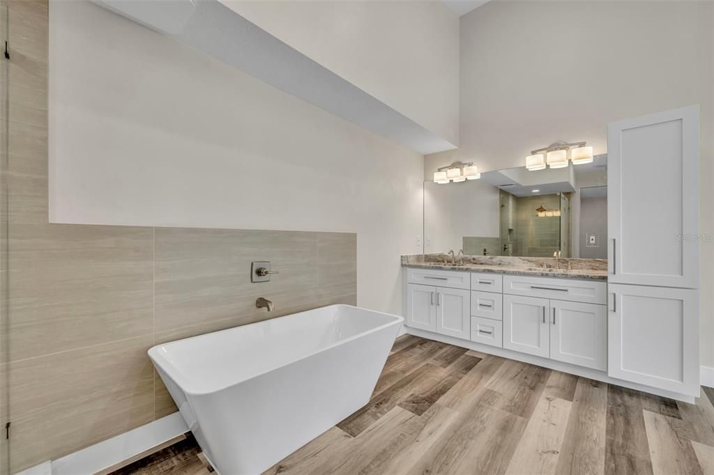 待售: $869,000 (4 贝兹, 3 浴室, 2496 平方英尺)