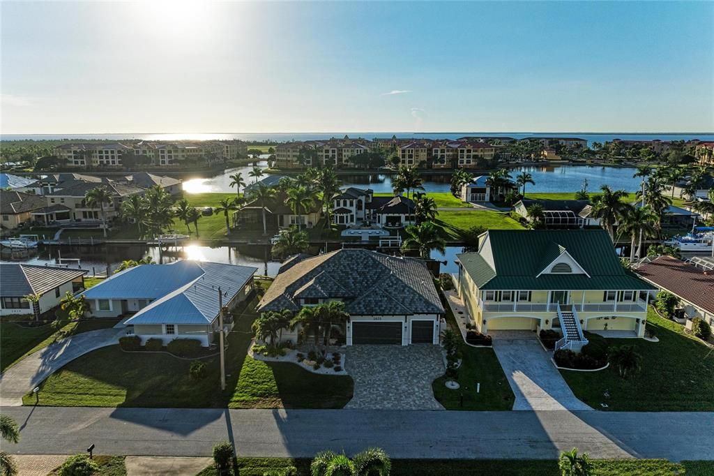 待售: $1,995,000 (3 贝兹, 3 浴室, 2741 平方英尺)