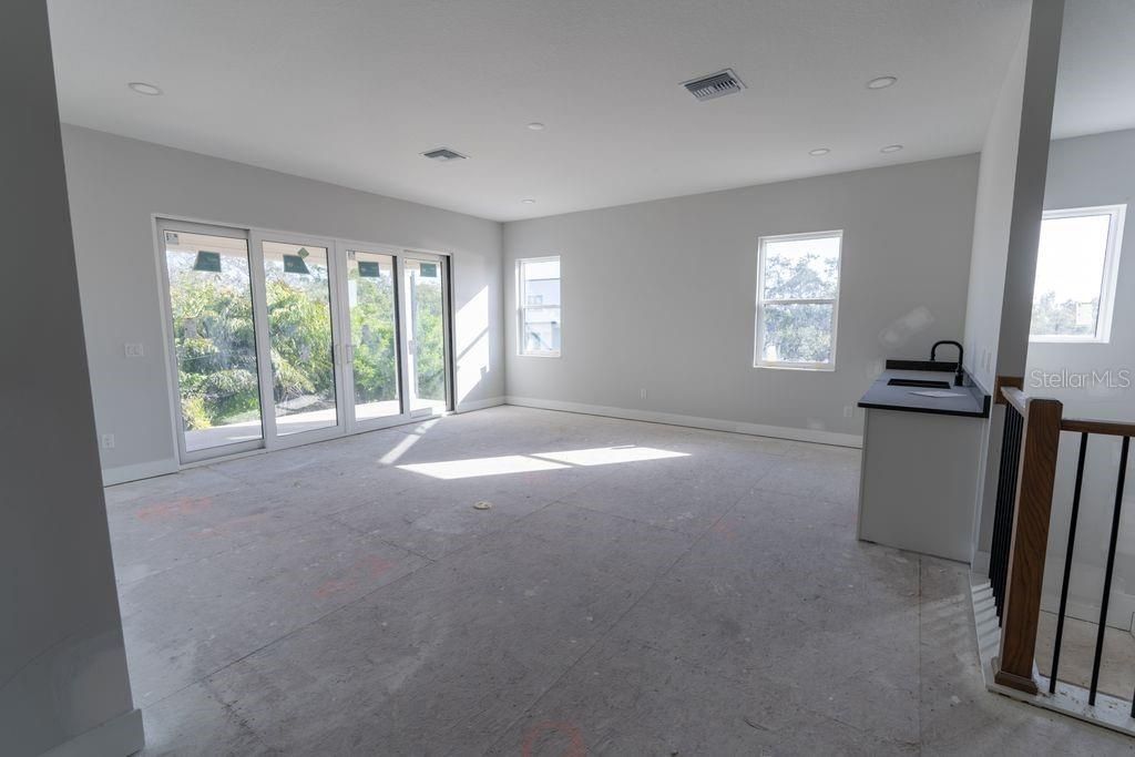 For Sale: $2,490,000 (5 beds, 4 baths, 5072 Square Feet)