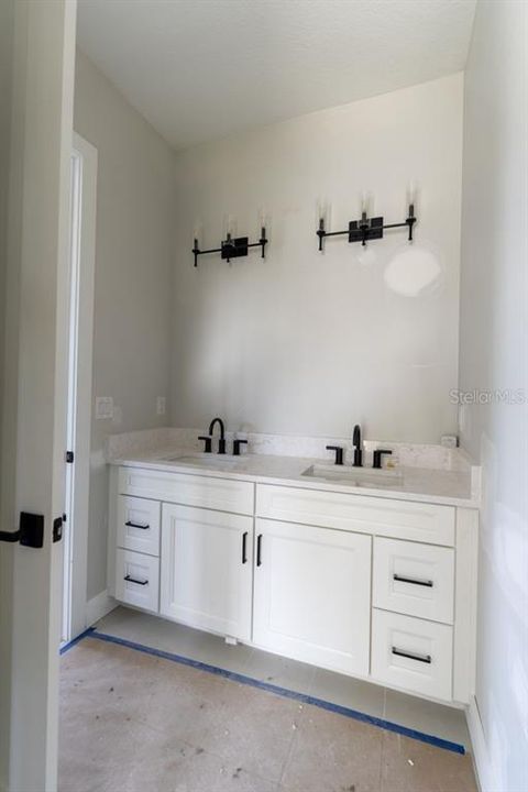 For Sale: $2,490,000 (5 beds, 4 baths, 5072 Square Feet)