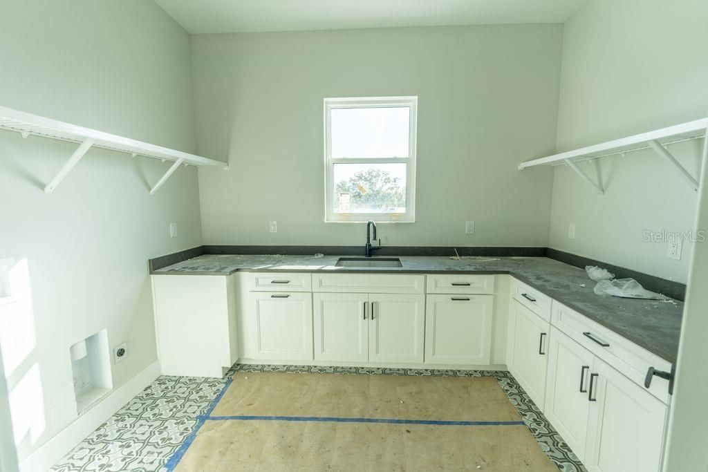 For Sale: $2,490,000 (5 beds, 4 baths, 5072 Square Feet)