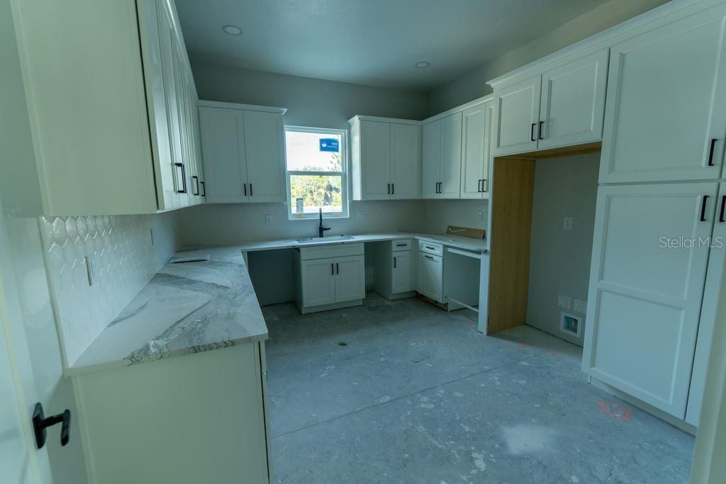 For Sale: $2,490,000 (5 beds, 4 baths, 5072 Square Feet)