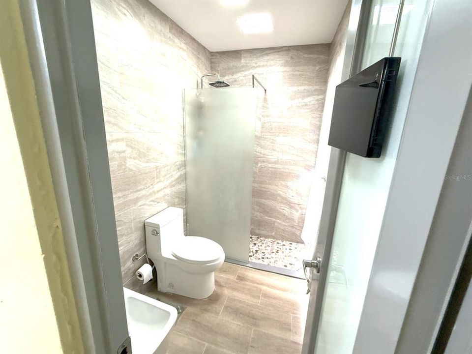 For Sale: $475,000 (3 beds, 2 baths, 1323 Square Feet)