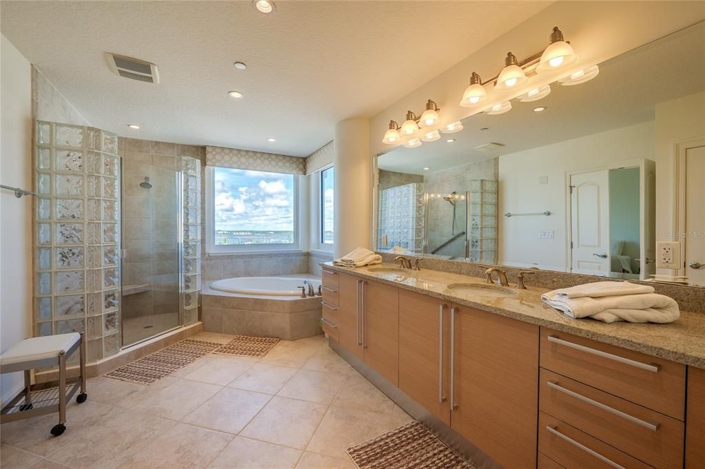 В аренду: $3,700 (3 спален, 2 ванн, 2182 Квадратных фут)