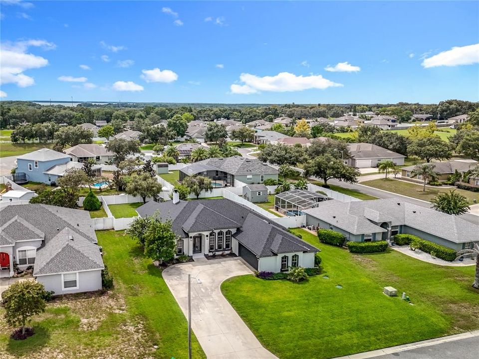 Activo con contrato: $397,420 (3 camas, 2 baños, 2038 Pies cuadrados)