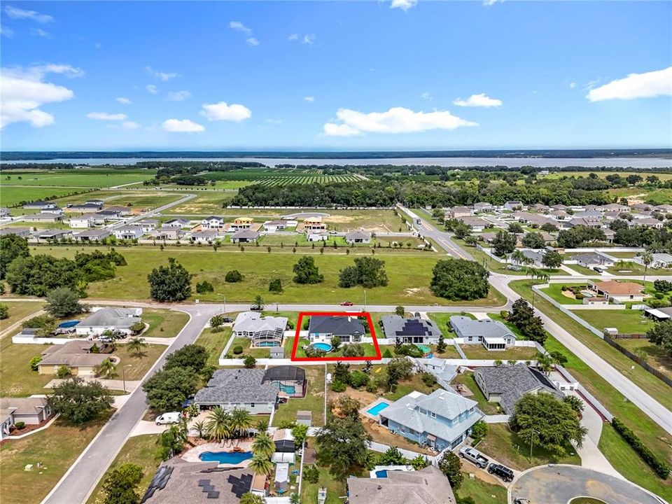 Activo con contrato: $397,420 (3 camas, 2 baños, 2038 Pies cuadrados)