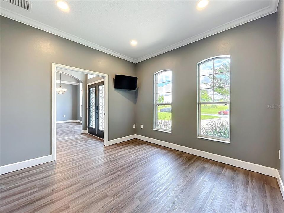 Activo con contrato: $397,420 (3 camas, 2 baños, 2038 Pies cuadrados)