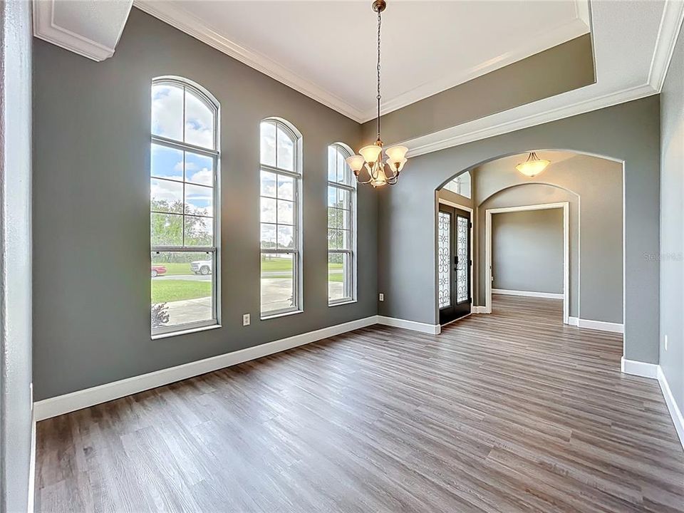 Activo con contrato: $397,420 (3 camas, 2 baños, 2038 Pies cuadrados)