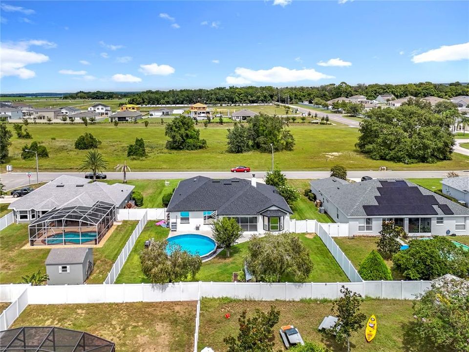 Activo con contrato: $397,420 (3 camas, 2 baños, 2038 Pies cuadrados)