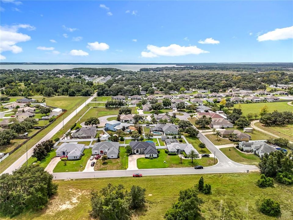 Activo con contrato: $397,420 (3 camas, 2 baños, 2038 Pies cuadrados)