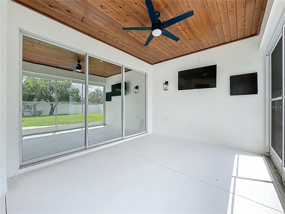 Activo con contrato: $397,420 (3 camas, 2 baños, 2038 Pies cuadrados)