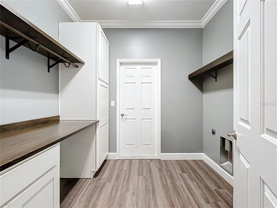 Activo con contrato: $397,420 (3 camas, 2 baños, 2038 Pies cuadrados)